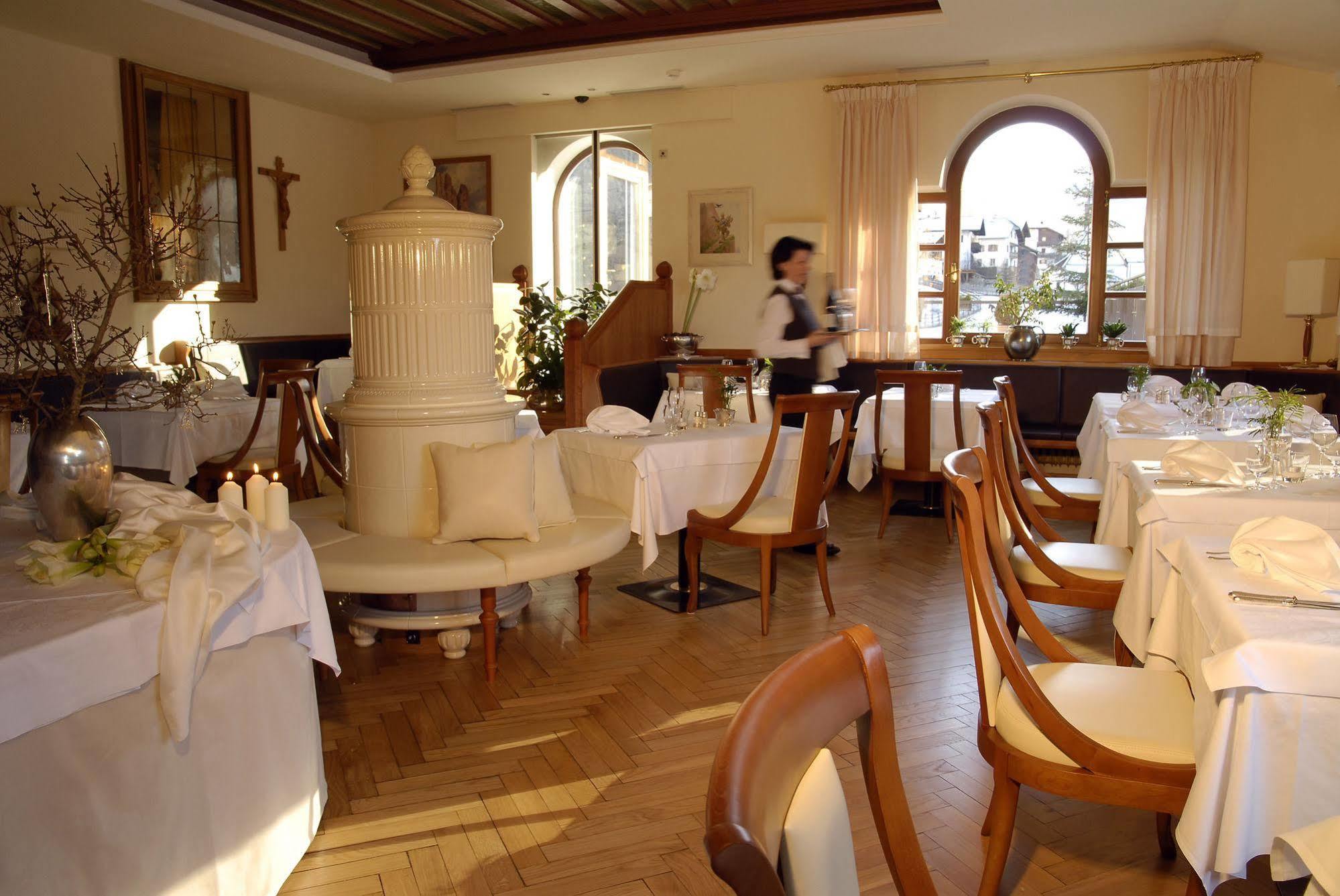 Romantik Hotel Post Nova Levante Restaurace fotografie